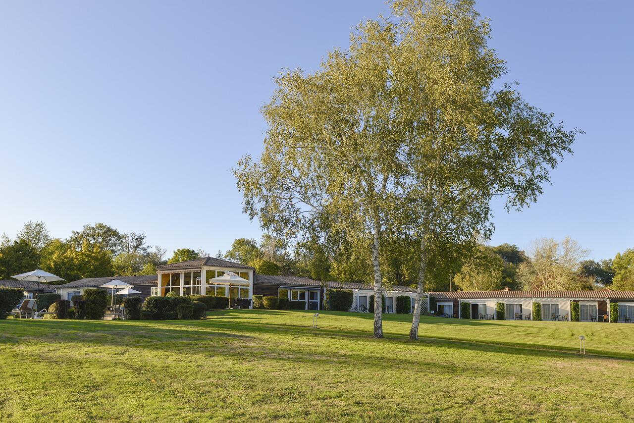 Logis Hotel Val De Vienne Le Vigeant Zewnętrze zdjęcie