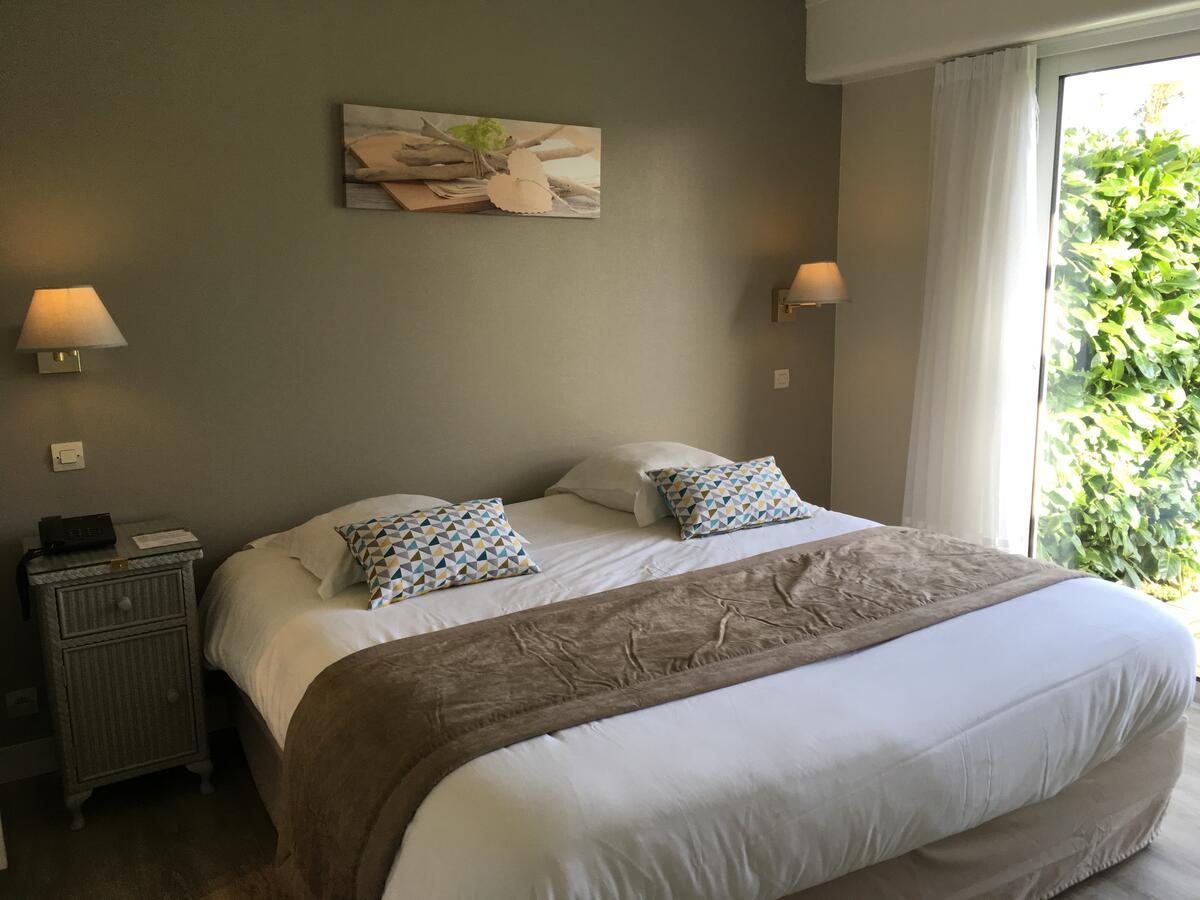 Logis Hotel Val De Vienne Le Vigeant Zewnętrze zdjęcie