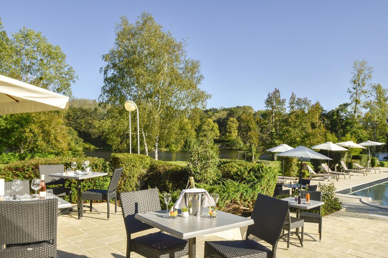 Logis Hotel Val De Vienne Le Vigeant Zewnętrze zdjęcie