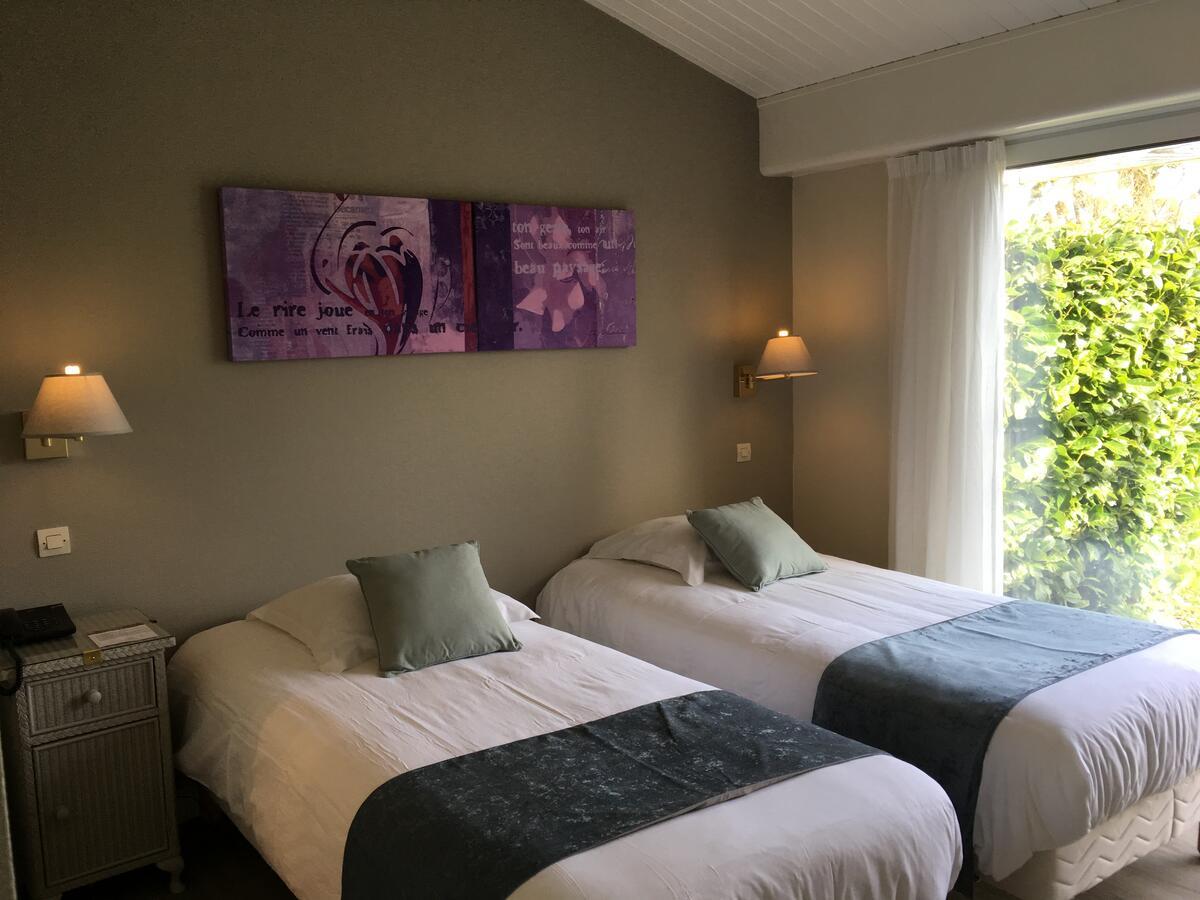 Logis Hotel Val De Vienne Le Vigeant Zewnętrze zdjęcie