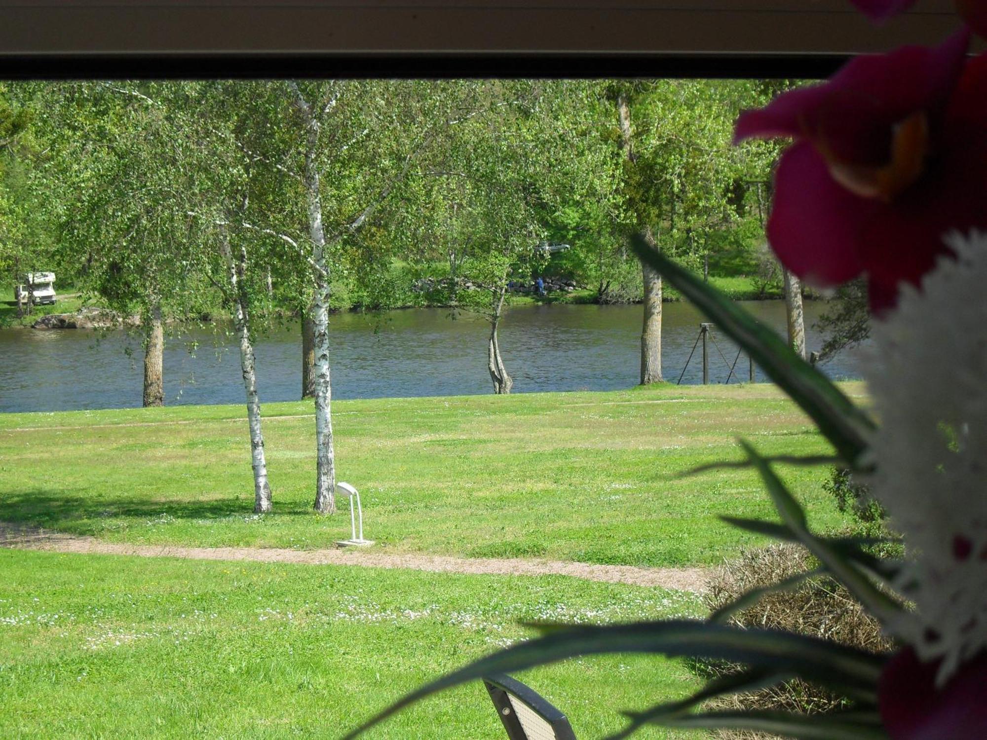 Logis Hotel Val De Vienne Le Vigeant Zewnętrze zdjęcie