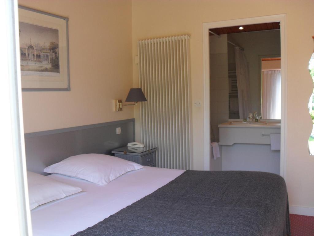 Logis Hotel Val De Vienne Le Vigeant Pokój zdjęcie