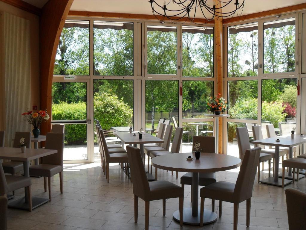 Logis Hotel Val De Vienne Le Vigeant Zewnętrze zdjęcie
