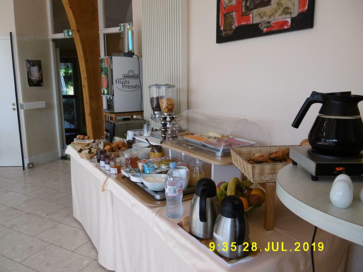 Logis Hotel Val De Vienne Le Vigeant Zewnętrze zdjęcie