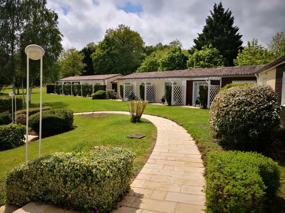 Logis Hotel Val De Vienne Le Vigeant Zewnętrze zdjęcie