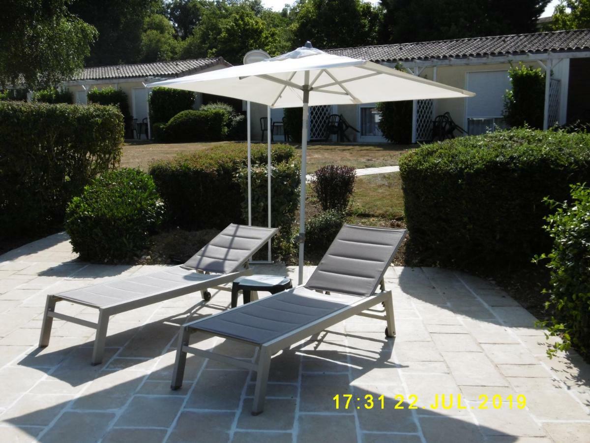 Logis Hotel Val De Vienne Le Vigeant Zewnętrze zdjęcie