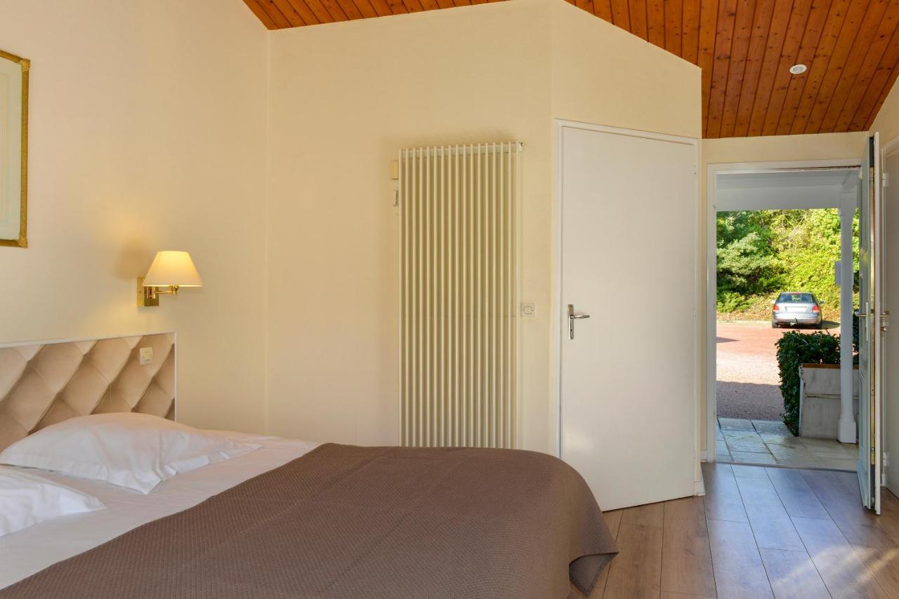 Logis Hotel Val De Vienne Le Vigeant Zewnętrze zdjęcie