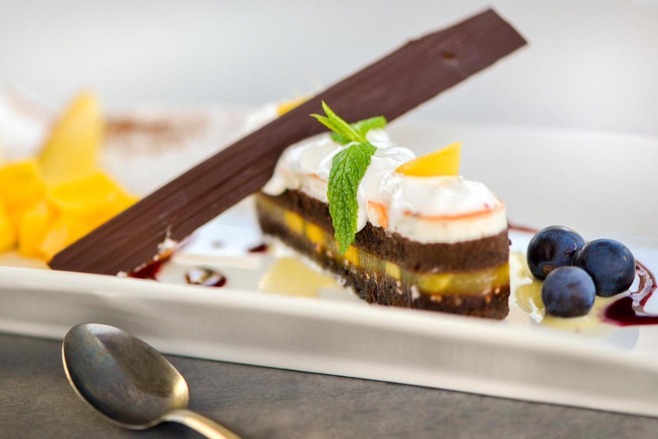Logis Hotel Val De Vienne Le Vigeant Zewnętrze zdjęcie
